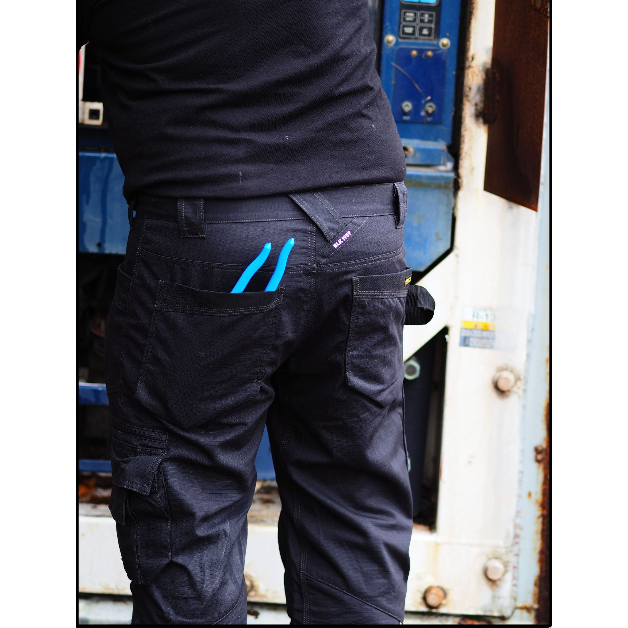 Bundle:  Men's Ripstop Pants & Removable Kneepads
