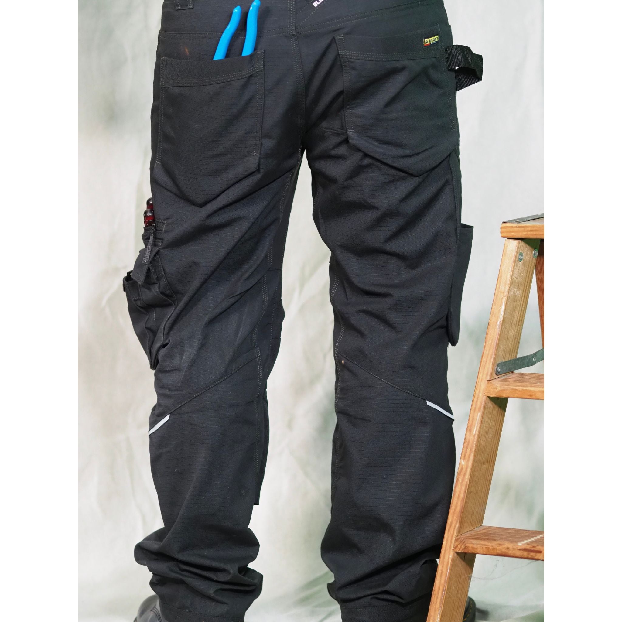 Men's technical workwear black pants with deep pockets