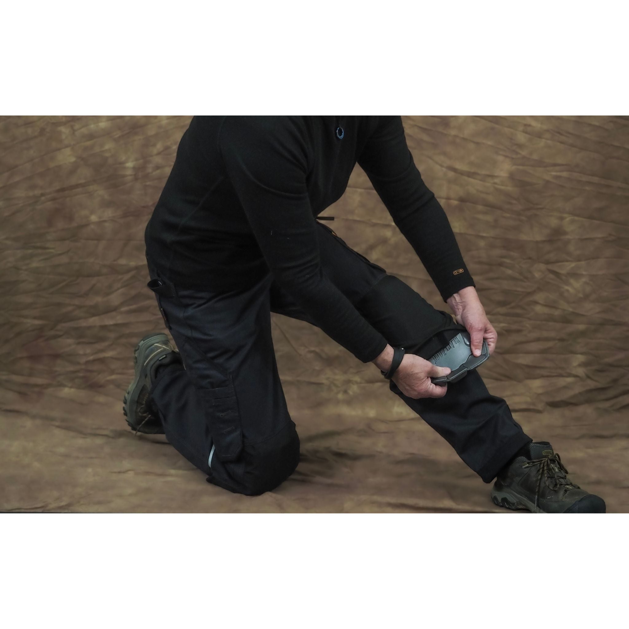 Removable kneepad pockets for black ripstop pants